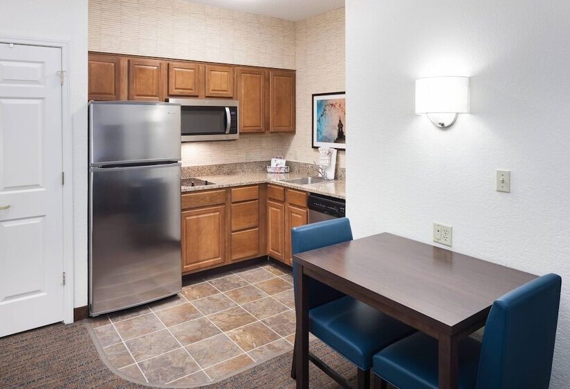 جناح, Residence Inn Kansas City Country Club Plaza