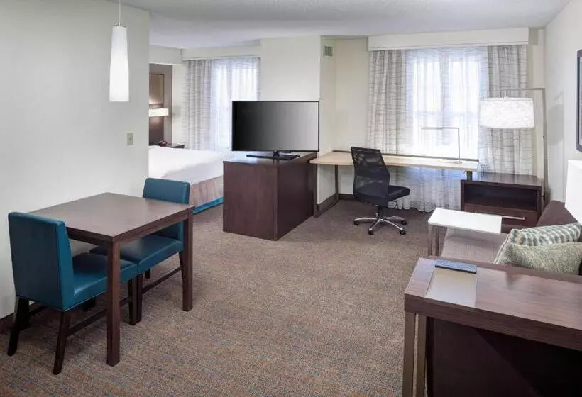 استودیوی استاندارد, Residence Inn Kansas City Country Club Plaza