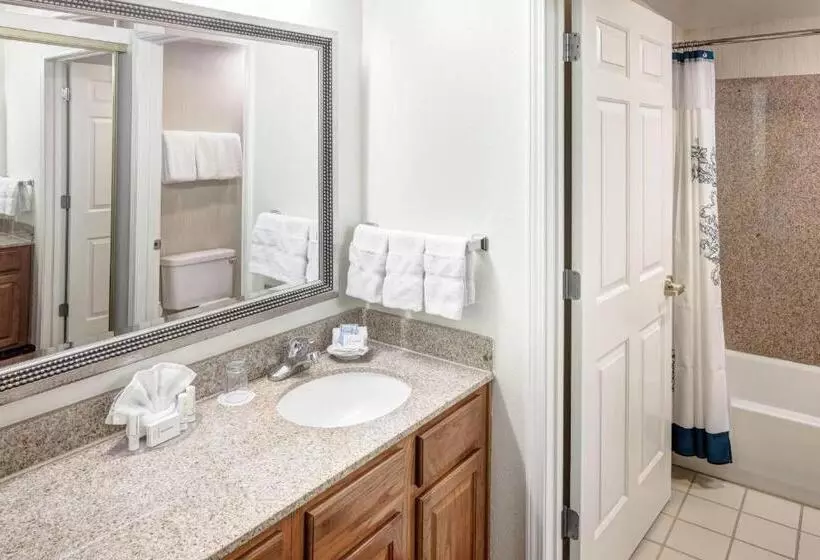 سوئیت 2 خوابه, Residence Inn Kansas City Country Club Plaza