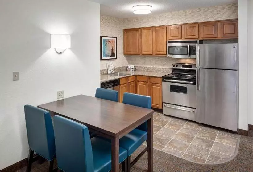 سوئیت 2 خوابه, Residence Inn Kansas City Country Club Plaza