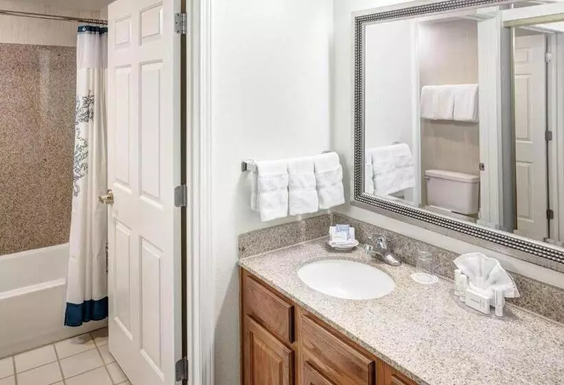 Suite Queen Bed, Residence Inn Kansas City Country Club Plaza