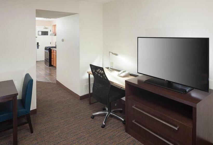 Люкс Кровать Квин, Residence Inn Kansas City Country Club Plaza