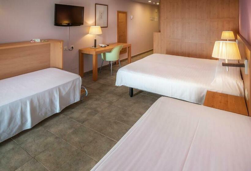 חדר משפחתי נוף לגינה, Vilar Rural De Sant Hilari Sacalm By Serhs Hotels