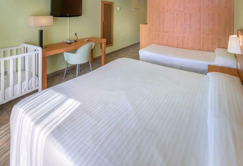 חדר סטנדרט לשלושה, Vilar Rural De Sant Hilari Sacalm By Serhs Hotels