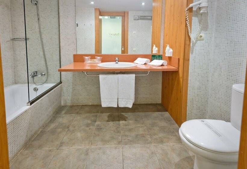 Номер Стандарт Трехместный, Vilar Rural De Sant Hilari Sacalm By Serhs Hotels