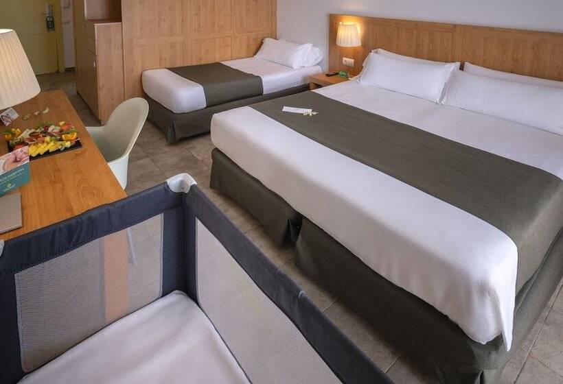 スタンダードトリプルルーム, Vilar Rural De Sant Hilari Sacalm By Serhs Hotels