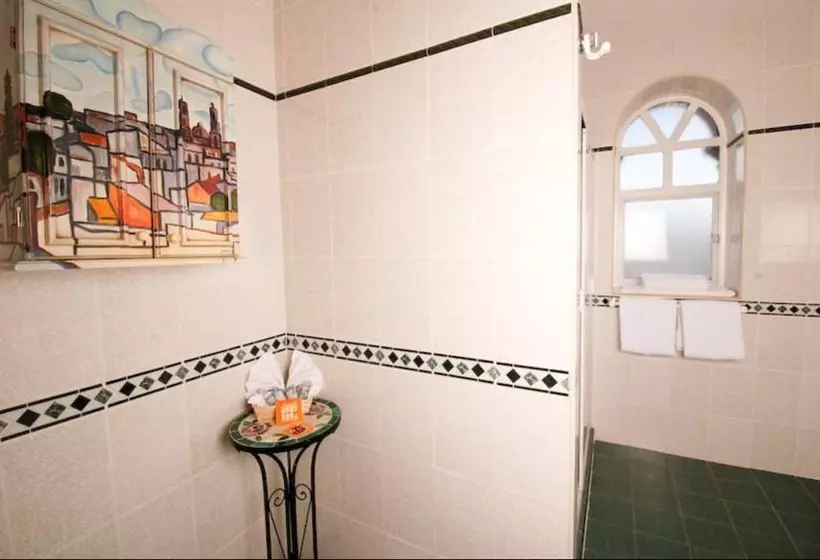 سوییت جونیور, & Suites Galeria
