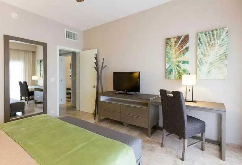 2 Bedrooms Master Suite
