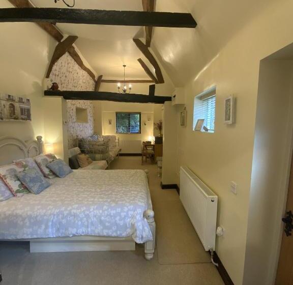 디럭스 4인 룸, Hunt House Quarters