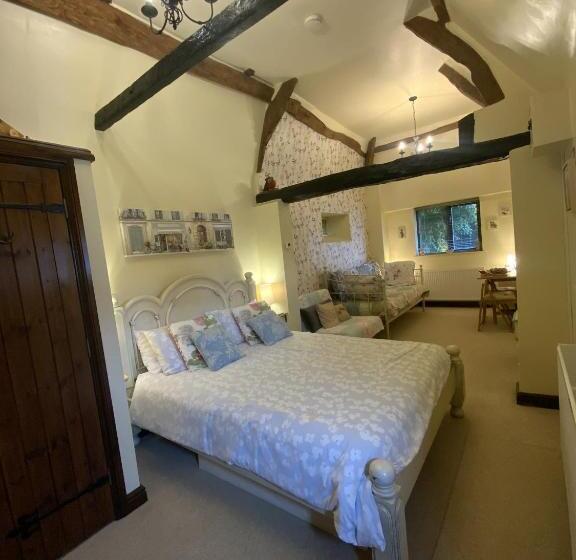 디럭스 4인 룸, Hunt House Quarters