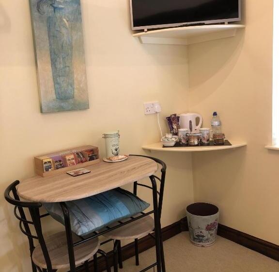 스탠다드 룸 킹사이즈 침대, Hunt House Quarters