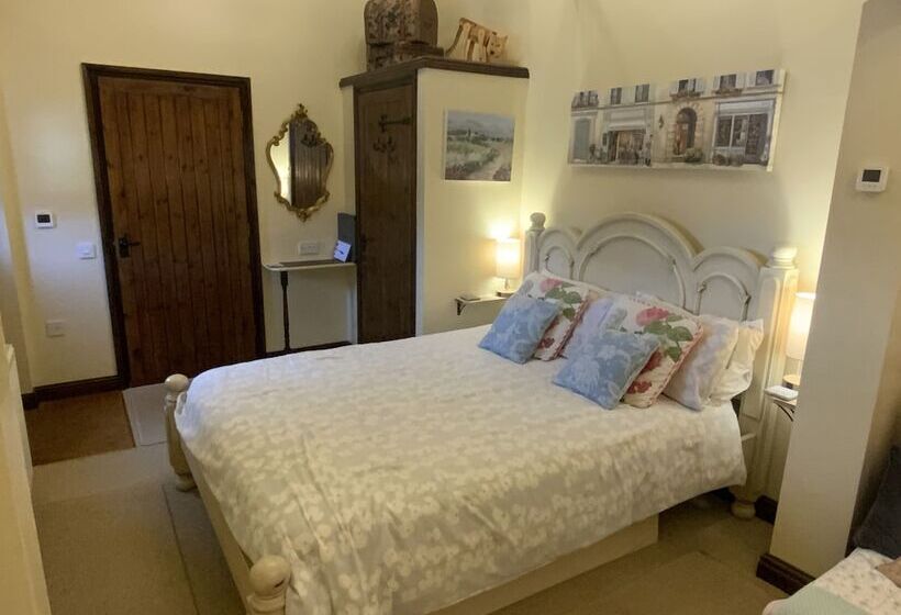 디럭스 4인 룸, Hunt House Quarters