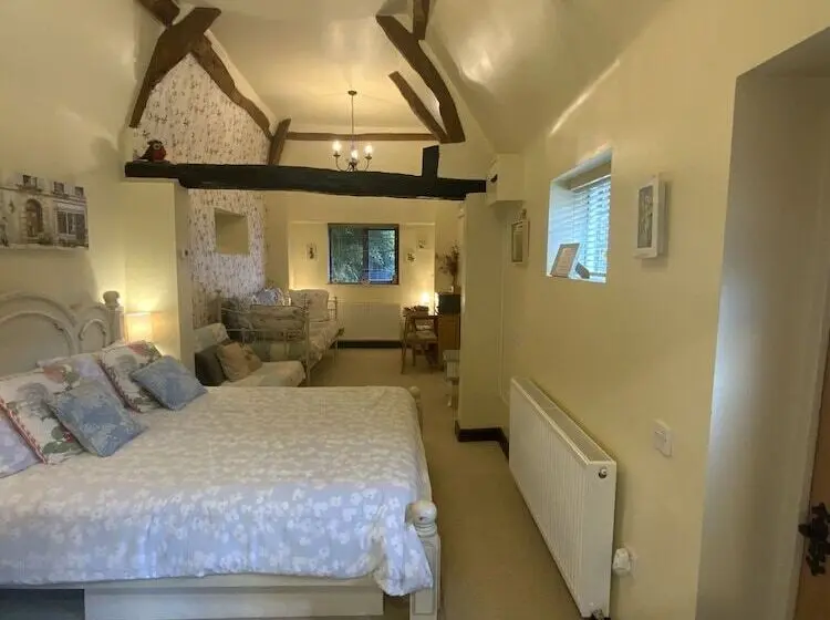 デラックスの４人部屋, Hunt House Quarters