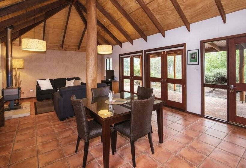 کلبه ییلاقی, Forest Rise Chalets And Lodge