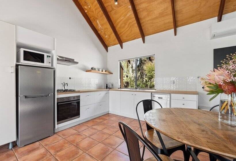 کلبه ییلاقی, Forest Rise Chalets And Lodge