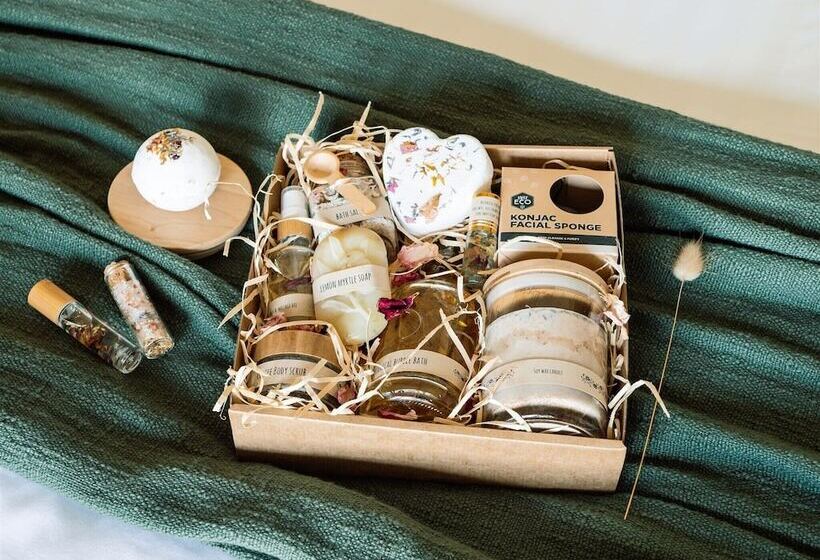 کلبه ییلاقی, Forest Rise Chalets And Lodge