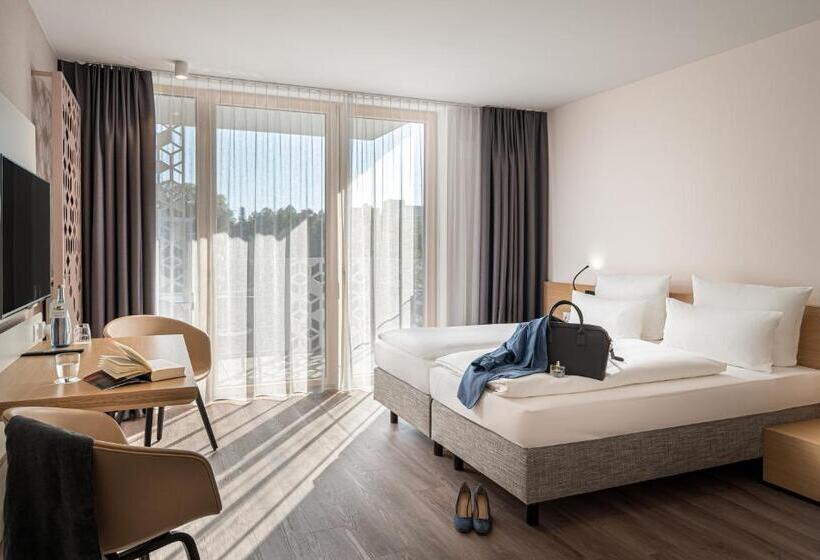 Номер Superior, Saline1822