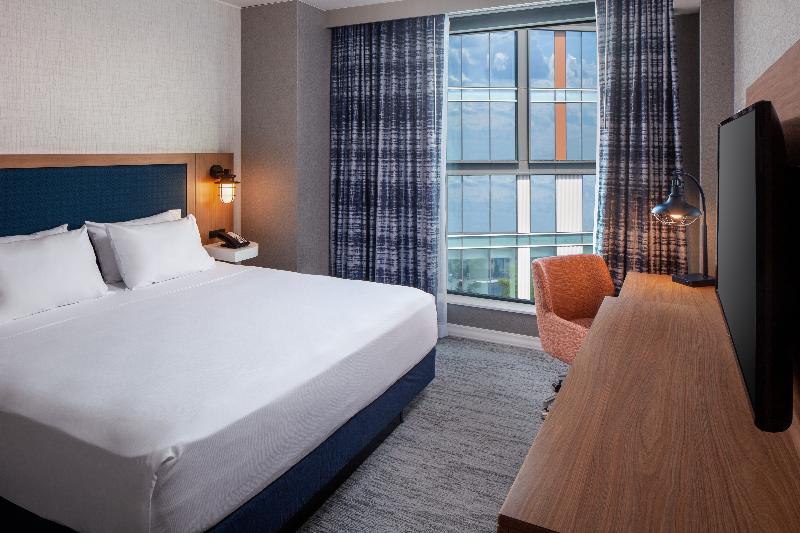 스탠다드 룸 킹사이즈 침대, Hampton Inn Boston Seaport District