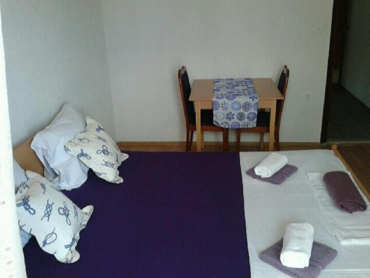 스탠다드 스튜디오, Apartments Alissa