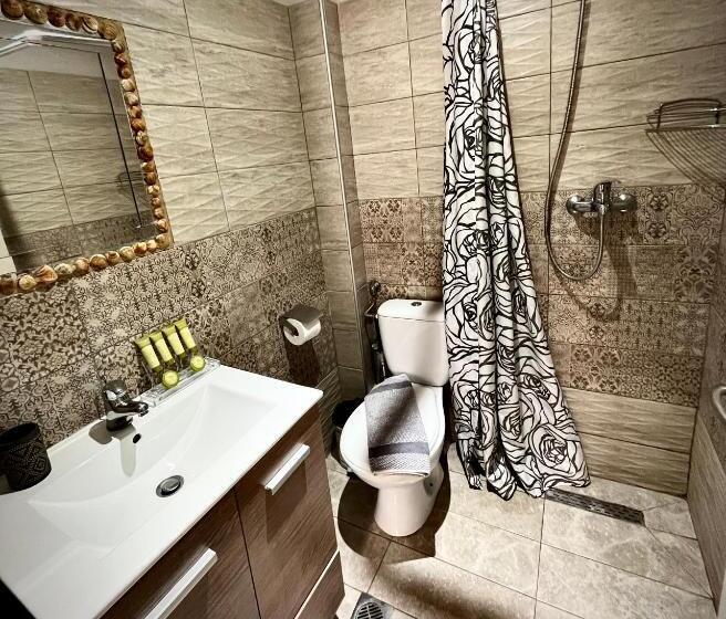 标准三人间, Grecian Sea