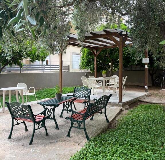 豪华三人间, Grecian Sea