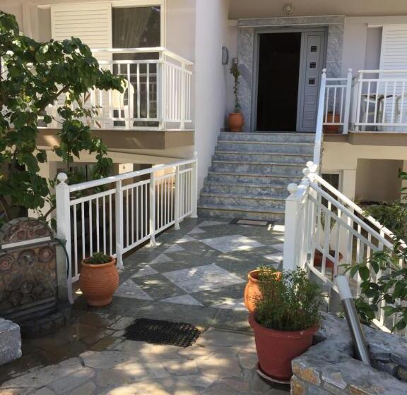 带1个卧室的带阳台的公寓, Grecian Sea