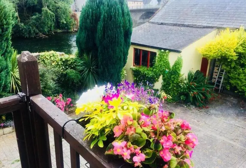 スタンダードルーム, The Tower House B&b