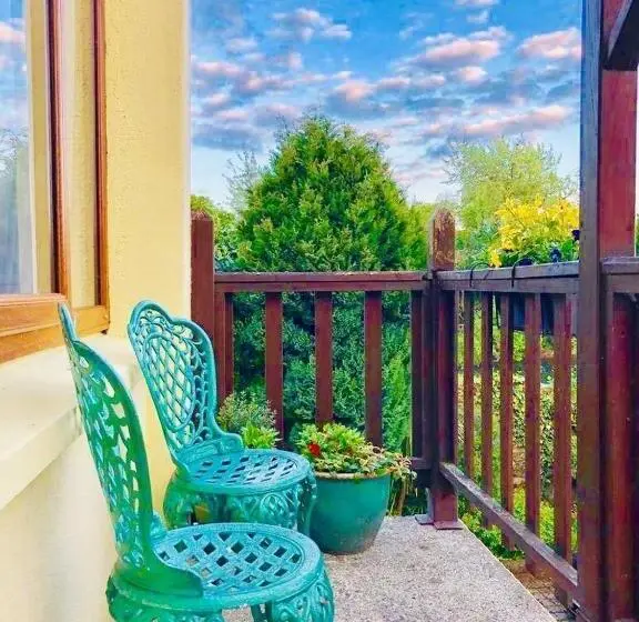 スタンダードルーム, The Tower House B&b