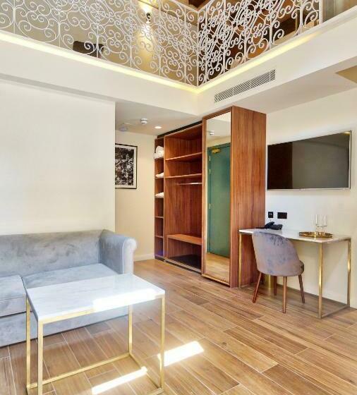 سوییت دوبلکس, 23 Boutique