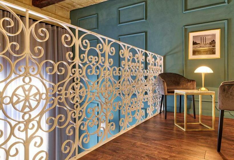 سوییت دوبلکس, 23 Boutique