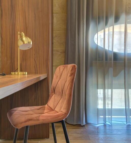 اتاق لوکس, 23 Boutique