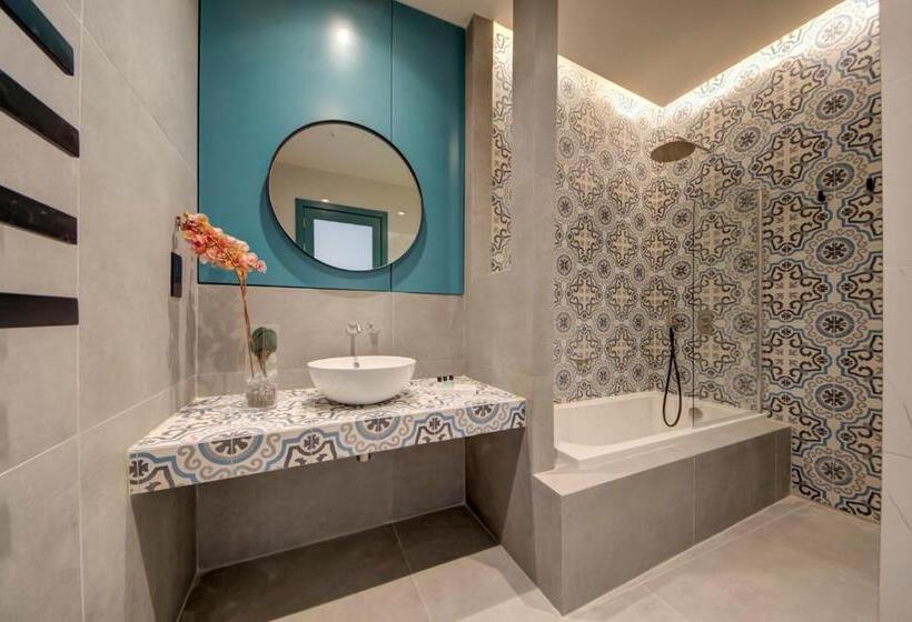 اتاق لوکس, 23 Boutique