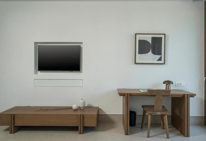 주니어 스위트, Sansal Boutique