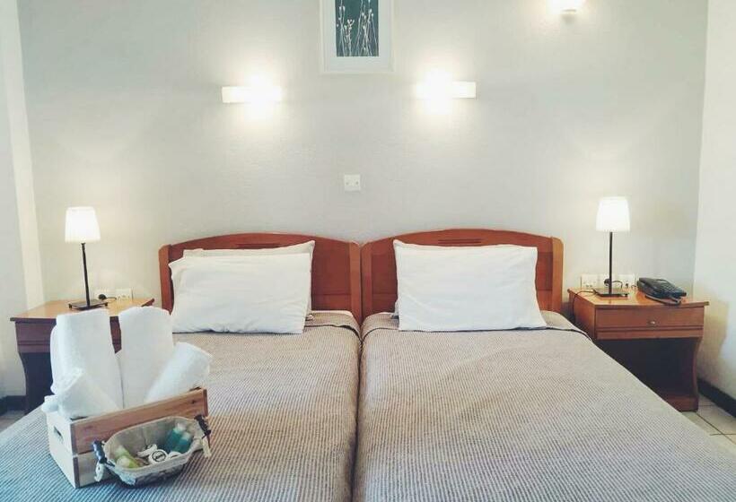 Quarto Estandar Vista Mar, Gyalos Beach Front