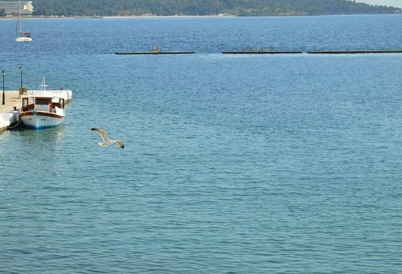 Quarto Estandar Vista Mar, Gyalos Beach Front