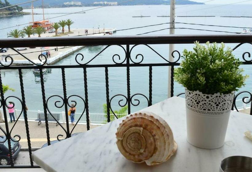 Номер Стандарт Вид на Море, Gyalos Beach Front