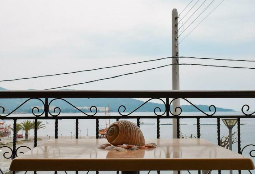 Quarto Estandar Vista Mar, Gyalos Beach Front