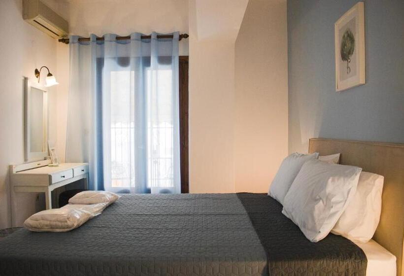 Quarto Estandar Primeiro Andar, Gyalos Beach Front