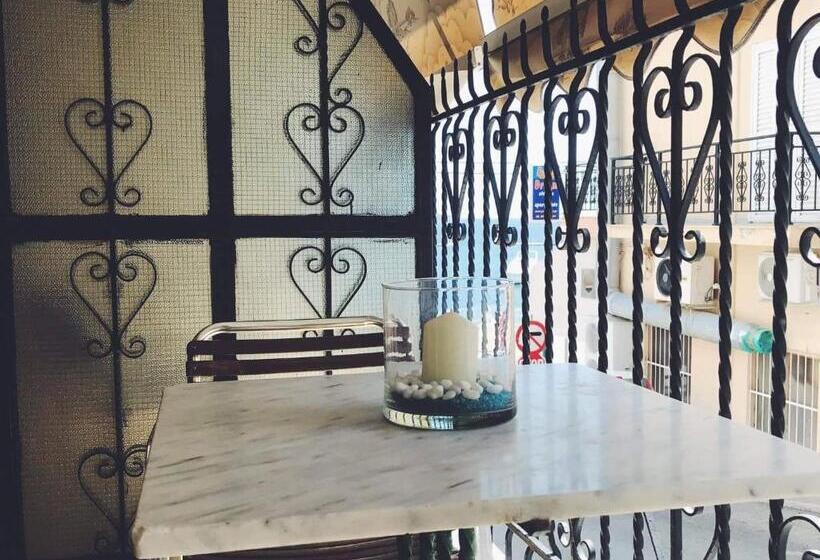 Quarto Estandar Primeiro Andar, Gyalos Beach Front