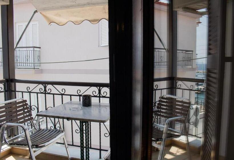 Quarto Superior Vista Mar Lateral, Gyalos Beach Front