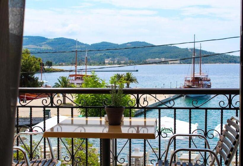 Quarto Estandar Vista Mar, Gyalos Beach Front