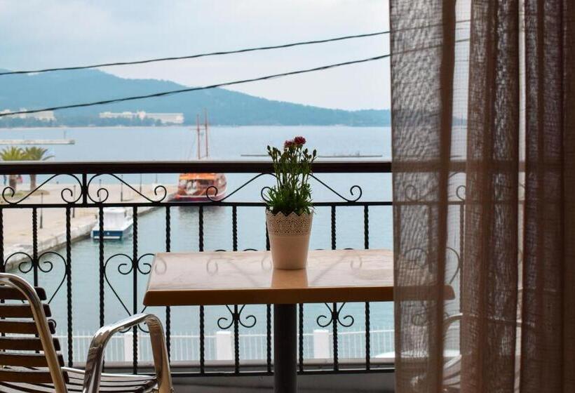 Quarto Estandar Vista Mar, Gyalos Beach Front