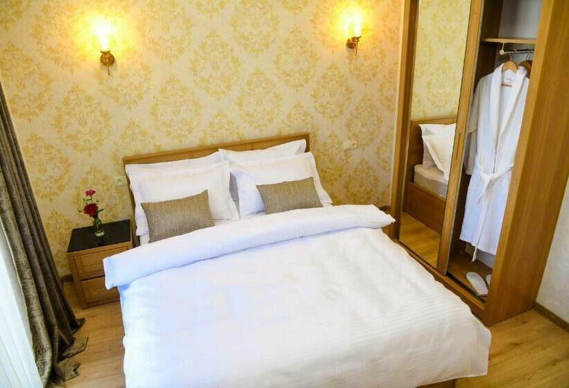 اتاق استاندارد, Late