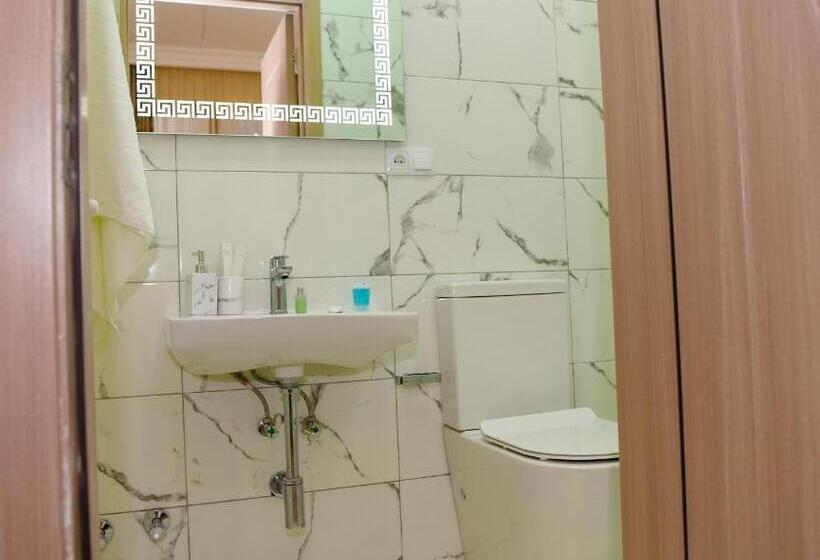 اتاق لوکس, Late