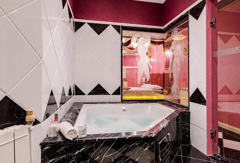 סוויטה דלוקס, Monn Cherry Motel