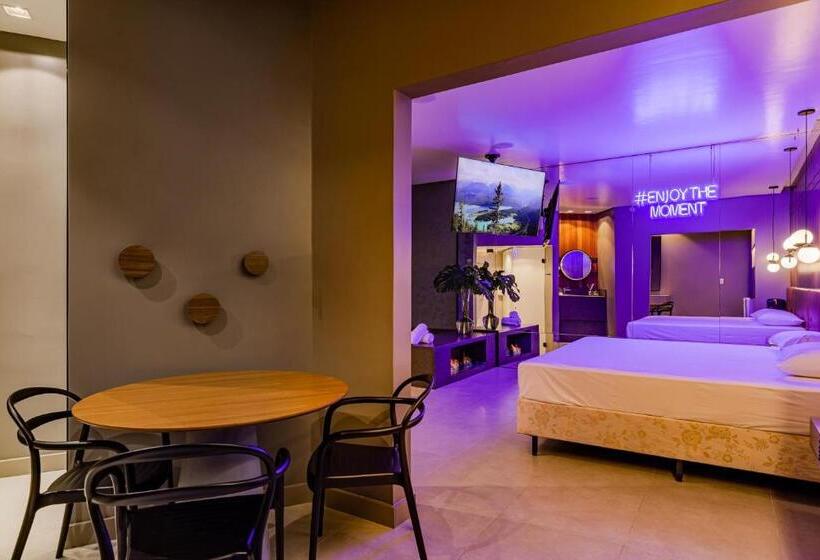 מיטת קינג בסוויטה, Monn Cherry Motel