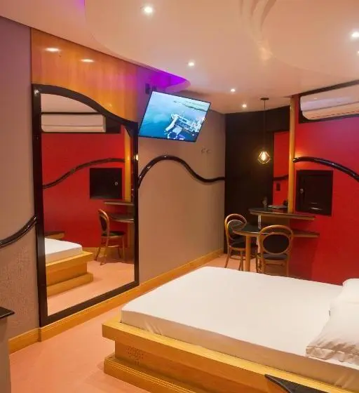 デラックススイート, Monn Cherry Motel