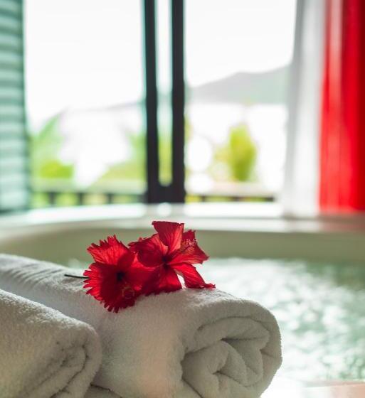 سوئیت با وان آب گرم, Pousada Olhos Verdes