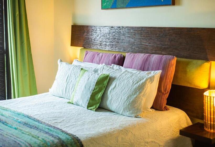 سوییت سوپریور با چشمانداز دریا, Pousada Olhos Verdes