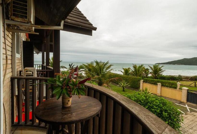 سوییت سوپریور با چشمانداز دریا, Pousada Olhos Verdes